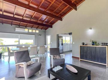 Casa · 231m² · 6 Ambientes · 1 Cochera · Venta Casa 6 Ambientes Sierra de Los Padres Pileta