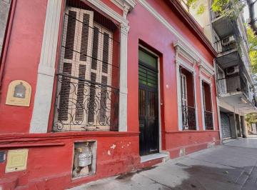 Casa · 221m² · 4 Ambientes · Casa en Venta Almagro - Ex Hotel - Lote de 143 m²