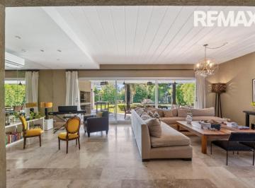 Casa · 270m² · 7 Ambientes · 2 Cocheras · Venta Casa Ayres de Pilar