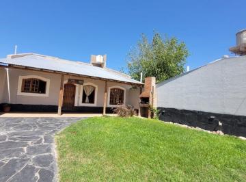 Casa · 150m² · 5 Ambientes · 1 Cochera · Casa de 4 Dorm. en Barrio Farmacéutico