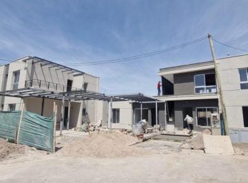 Casa · 3 Ambientes · 1 Cochera · Dúplex 2 Dorm en Complejo Privado Plaza Rodeo