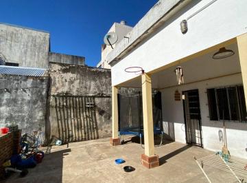 Casa · 107m² · 3 Ambientes · 2 Cocheras · Casa en Venta 2 Dorm.. 2 Cocheras. Pileta