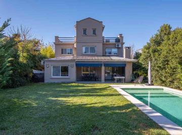 Casa · 263m² · 8 Ambientes · 3 Cocheras · Venta Casa 4 Dorm. Santa Catalina Villanueva