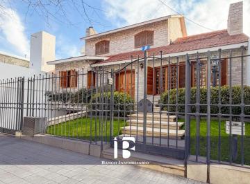 Casa de 10 ambientes, Ciudad de Mendoza · Quinta Sección. Calle Agustin Alvarez