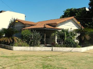 Casa · 173m² · 4 Ambientes · 1 Cochera · Venta Casa 4 Ambientes en El Palomar - Apto Crédito