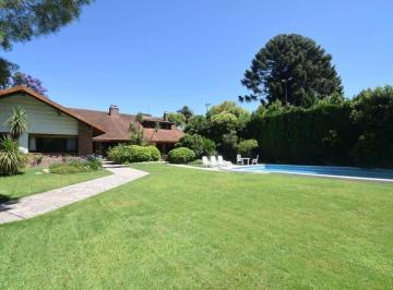 Casa · 437m² · 6 Ambientes · 2 Cocheras · Venta Casa Lomas de San Isidro Zona Golf Pileta