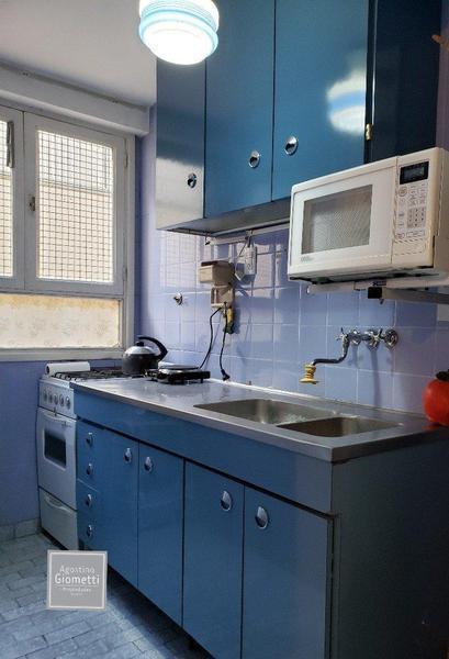 Departamento de un ambiente de 23mts2 cub aprox. Posee cocina cómoda separada, baño completo
