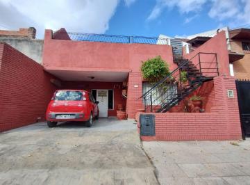 Casa · 120m² · 4 Ambientes · 1 Cochera · Venta Villa Bonich Casa Lote Propio Terraza