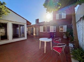 Casa · 170m² · 4 Ambientes · 1 Cochera · Casa en Venta en Ringuelet, La Plata