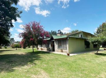 Quinta vacacional · 116m² · 2 Dormitorios · 1 Cochera · Casa Quinta en Venta en Chascomús