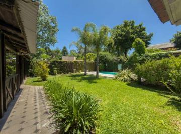 Casa · 158m² · 4 Ambientes · 1 Cochera · Casas en Venta en Gonnet Parque y Pileta