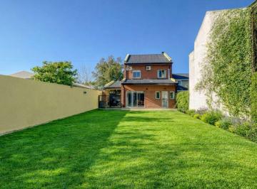 Casa · 209m² · 5 Ambientes · 3 Cocheras · Casas en Venta en City Bell Entre Caminos