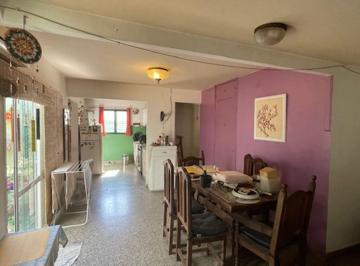 Casa · 220m² · 4 Ambientes · Casa a La Venta en La Plata