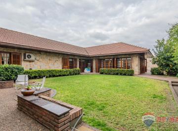 Casa · 621m² · 11 Ambientes · 4 Cocheras · Casas en Venta La Plata Parque y Pileta