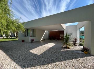 Casa · 122m² · 3 Ambientes · 2 Cocheras · Casas en Venta en Haras del Sur II