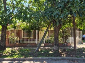 Casa · 195m² · 3 Ambientes · 2 Cocheras · Venta Casa 3amb Galeria Cub Ezpeleta Apto Credito