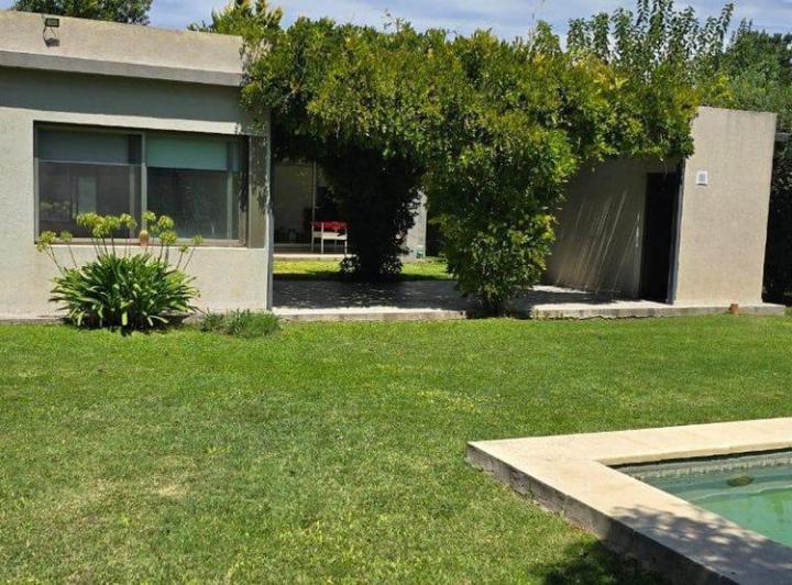 Casa · 162m² · 3 Ambientes · 2 Cocheras