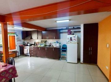 Casa · 246m² · 6 Ambientes · 2 Cocheras · Venta Casa Los Naranjos Recibe Menor a Convenir