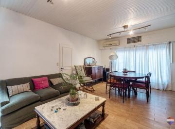 Casa · 200m² · 6 Ambientes · 1 Cochera · Venta Casa 6 Ambientes Cochera Patio Colegiales