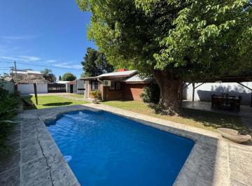 Casa · 82m² · 3 Ambientes · 2 Cocheras · Venta Casa con Pileta en Venta - Garín Centro