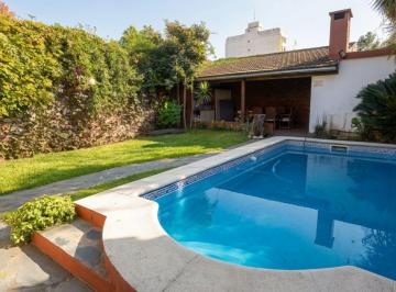 Casa · 172m² · 4 Ambientes · 1 Cochera · 4 Amb C/ Pileta Jardín Parrilla Cochera Ballester