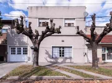 Casa · 180m² · 4 Ambientes · Venta Casa 3 Amb Patio Pileta Quincho Garage