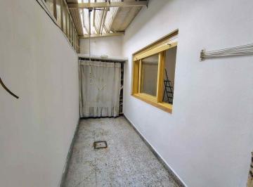 Departamento · 43m² · 2 Ambientes · Dpto. 2 Amb. con Patio - Tipo PH. Luminoso!