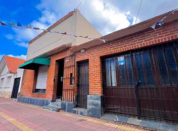 Casa · 166m² · 4 Ambientes · 1 Cochera · Venta Casa con Local y Garage a Reciclar