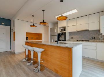 PH · 92m² · 4 Ambientes · 4 Amb PH Reciclado Muy Luminoso en Saavedra