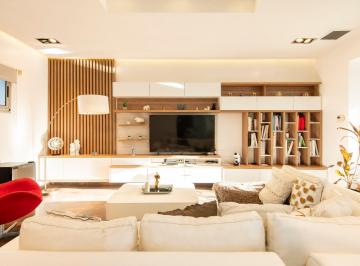 Casa · 262m² · 7 Ambientes · 2 Cocheras · Casa en Venta en Barrio Don Carlos – 4 Dorm.