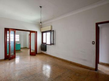 PH · 94m² · 4 Ambientes · PH 3 Dormi C/ Patio, Terraza y Balcon Sobre Av