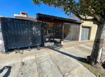 Casa · 116m² · 4 Ambientes · 2 Cocheras · Casa en Bloque con Departamento en Venta en Tolosa
