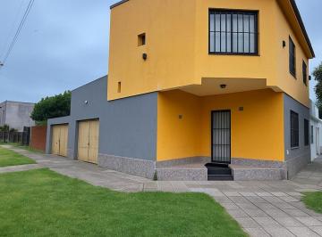 Casa · 150m² · 7 Ambientes · 1 Cochera · Venta de Casa en Mar de Ajo 500 Mtrs de La Playa