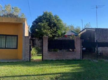 Casa · 50m² · 2 Ambientes · 1 Cochera · Casa y Comercio en Venta Moreno Oportunidad