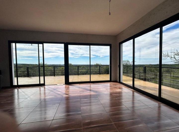 Casa · 170m² · 4 Ambientes · 2 Cocheras