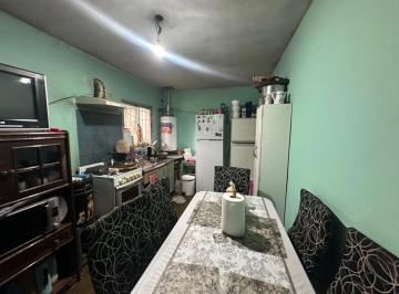 Casa · 95m² · 2 Ambientes · Casa 2 Ambientes a Refaccionar en Venta