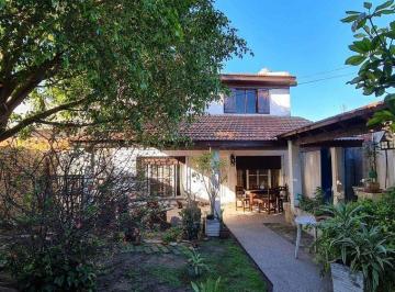Casa · 104m² · 5 Ambientes · 2 Cocheras · Venta Casa 5 Ambiente Cochera Cubierta Wilde