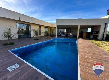 Casa · 172m² · 4 Ambientes · 3 Cocheras · Casa 4 Ambientes en Venta en La Alameda Canning