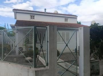 Casa · 160m² · 5 Ambientes · 2 Cocheras · Casa 5 Ambientes en Venta El Jaguel Monte Grande