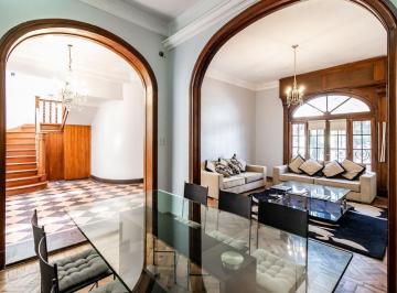 Casa · 260m² · 5 Ambientes · 1 Cochera · Venta Casa 5 Ambientes Colegiales con Terraza