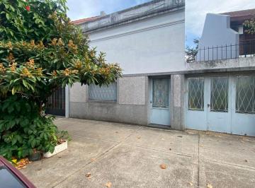 Casa · 114m² · 3 Ambientes · 1 Cochera · Venta Casa 3 Amb a Refacc Oportunidad Lote 8.66x20