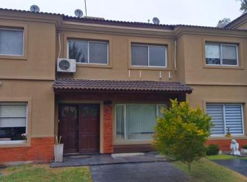 Casa · 165m² · 4 Ambientes · 1 Cochera · Venta Casa 4 Ambientes Alltos del Sol Apto Credit