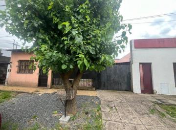 Casa · 136m² · 6 Ambientes · Venta Casa Multifamiliar con Local Castelar Norte