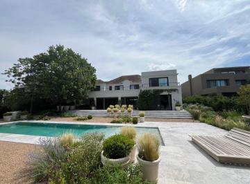 Casa · 600m² · 7 Ambientes · 2 Cocheras · Casa Venta El Golf Nordelta a Laguna y Golf