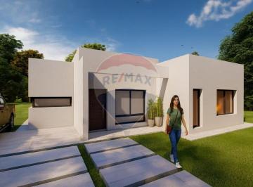 Casa · 113m² · 3 Ambientes · 1 Cochera · Oportunidad! Venta Casa 3 Amb. B° San Sebastián