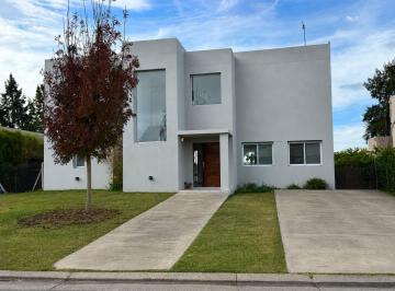 Casa · 157m² · 4 Ambientes · Venta Casa Barrio San Matías Área 5, 4 Ambientes