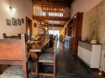 Casa · 244m² · 6 Ambientes · 2 Cocheras · Casa 6 Amb, Ideal 2 Familias C/quincho/terraz - Lanus