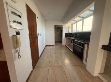Departamento · 88m² · 4 Ambientes · Oportunidad Venta Departamento 4 Amb. Flores Centr