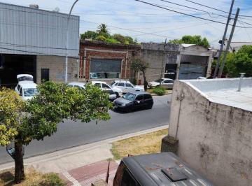 Casa · 146m² · 3 Ambientes · 1 Cochera · Venta de Lote en Lanus Este con Casa y Depto