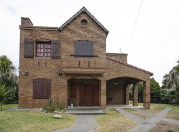Casa · 190m² · 4 Ambientes · 1 Cochera · Venta Casa 3 Dorm. en Zavalla